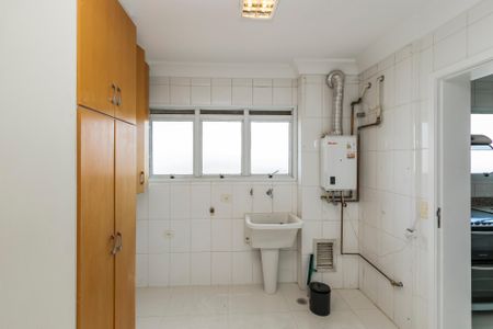 Apartamento à venda com 270m², 3 quartos e 5 vagas Apartamento à venda com 270m², 3 quartos e 5 vagasÁrea de Serviço