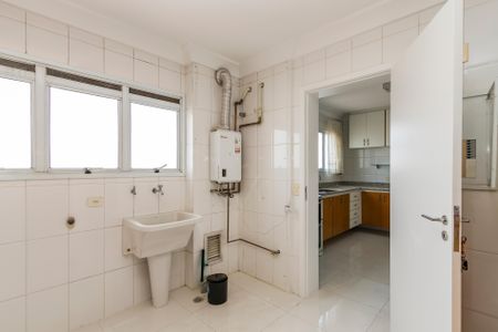 Apartamento à venda com 270m², 3 quartos e 5 vagas Apartamento à venda com 270m², 3 quartos e 5 vagasÁrea de Serviço