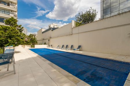 Apartamento à venda com 270m², 3 quartos e 5 vagas Apartamento à venda com 270m², 3 quartos e 5 vagasPiscina