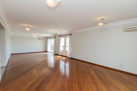 Apartamento à venda com 270m², 3 quartos e 5 vagas Apartamento à venda com 270m², 3 quartos e 5 vagasSala