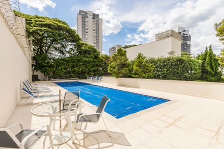 Apartamento à venda com 270m², 3 quartos e 5 vagas Apartamento à venda com 270m², 3 quartos e 5 vagasPiscina