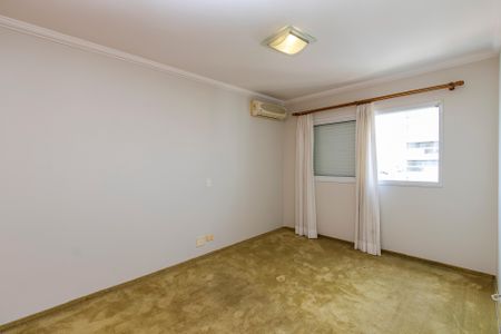 Apartamento à venda com 270m², 3 quartos e 5 vagas Apartamento à venda com 270m², 3 quartos e 5 vagasSuíte 3