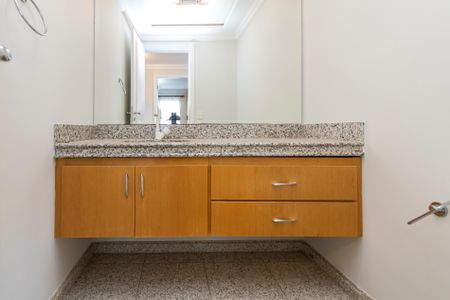 Apartamento à venda com 270m², 3 quartos e 5 vagas Apartamento à venda com 270m², 3 quartos e 5 vagasLavabo