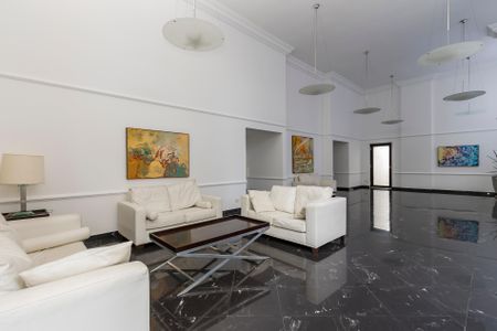 Apartamento à venda com 270m², 3 quartos e 5 vagas Apartamento à venda com 270m², 3 quartos e 5 vagasÁrea comum