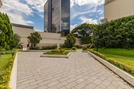 Apartamento à venda com 270m², 3 quartos e 5 vagas Apartamento à venda com 270m², 3 quartos e 5 vagasÁrea Comum