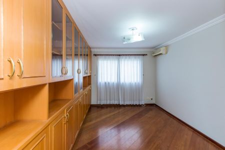 Apartamento à venda com 270m², 3 quartos e 5 vagas Apartamento à venda com 270m², 3 quartos e 5 vagasEscritório