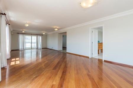 Apartamento à venda com 270m², 3 quartos e 5 vagas Apartamento à venda com 270m², 3 quartos e 5 vagasSala