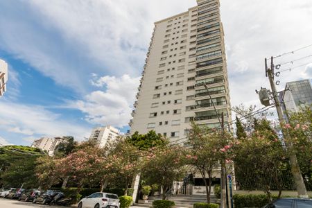 Apartamento à venda com 270m², 3 quartos e 5 vagas Apartamento à venda com 270m², 3 quartos e 5 vagasFachada