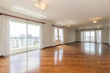 Apartamento à venda com 270m², 3 quartos e 5 vagas Apartamento à venda com 270m², 3 quartos e 5 vagasSala