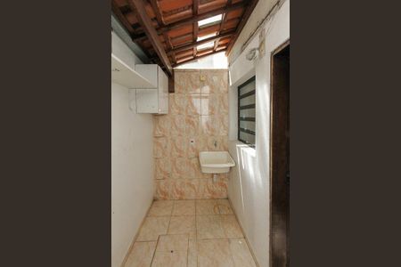 Casa de condomínio à venda com 80m², 2 quartos e 1 vagaÁrea de Serviço