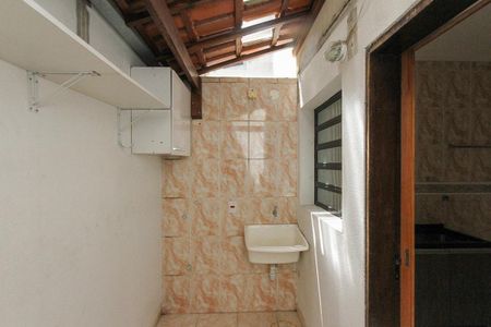 Casa de condomínio à venda com 80m², 2 quartos e 1 vagaÁrea de Serviço