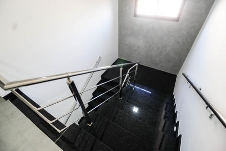 Apartamento para alugar com 37m², 1 quarto e sem vaga Apartamento para alugar com 37m², 1 quarto e sem vagaEscada