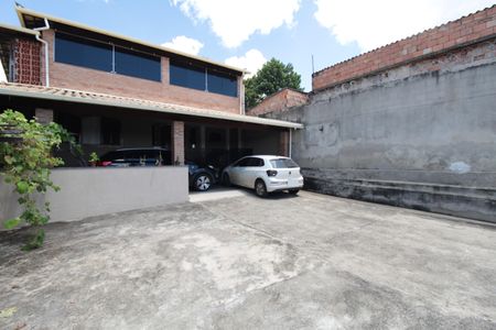 Casa à venda com 360m², 2 quartos e 6 vagasQuintal e Garagem