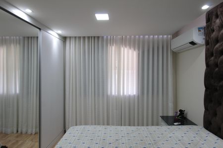 Casa à venda com 360m², 2 quartos e 6 vagasSuite