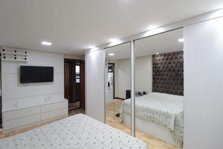 Casa à venda com 360m², 2 quartos e 6 vagasSuite