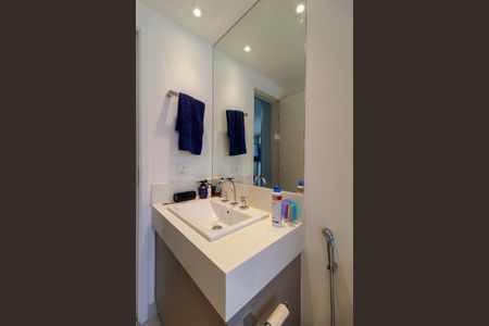 Apartamento à venda com 69m², 1 quarto e 1 vaga Apartamento à venda com 69m², 1 quarto e 1 vagaBanheiro da Suíte