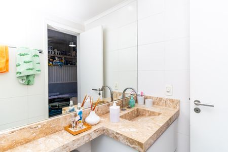 Apartamento à venda com 93m², 2 quartos e 2 vagasBanheiro da Suíte 2