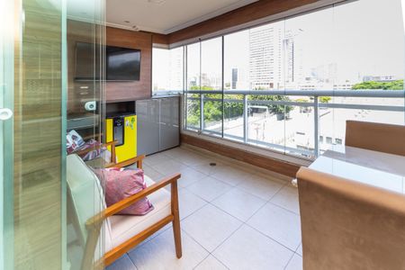 Apartamento à venda com 93m², 2 quartos e 2 vagasVaranda