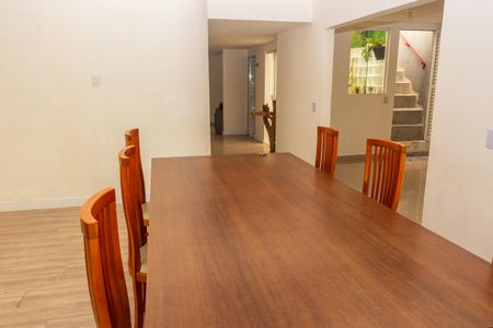 Casa à venda com 560m², 6 quartos e 2 vagas Casa à venda com 560m², 6 quartos e 2 vagasSala de Jantar