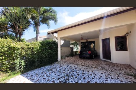 Casa de condomínio para alugar com 350m², 7 quartos e 4 vagasFachada