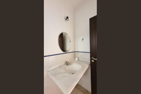 Casa de condomínio para alugar com 350m², 7 quartos e 4 vagasBanheiro da Área gourmet