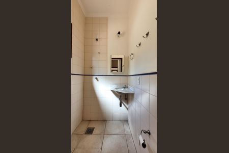 Casa de condomínio para alugar com 350m², 7 quartos e 4 vagasBanheiro de serviço