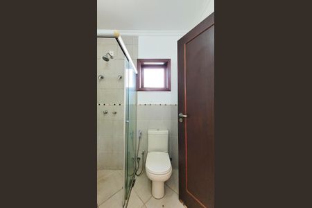 Casa de condomínio para alugar com 350m², 7 quartos e 4 vagasBanheiro da Suite Master