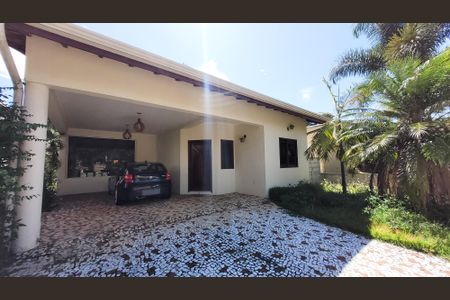 Casa de condomínio para alugar com 350m², 7 quartos e 4 vagasFachada