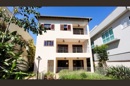 Casa de condomínio para alugar com 350m², 7 quartos e 4 vagasPiscina