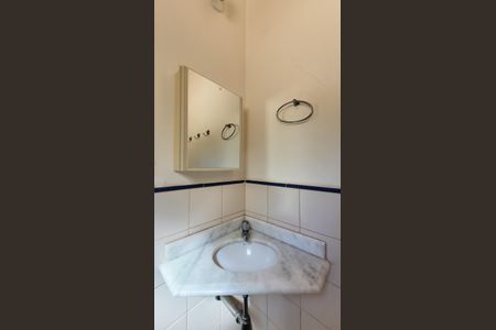 Casa de condomínio para alugar com 350m², 7 quartos e 4 vagasBanheiro de serviço