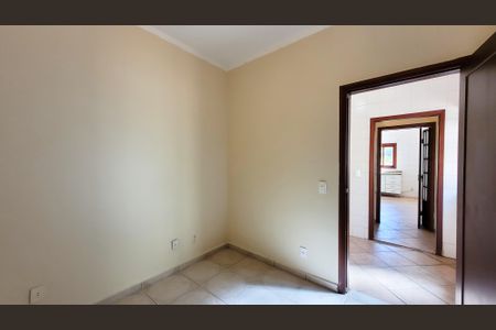 Casa de condomínio para alugar com 350m², 7 quartos e 4 vagasQuarto de Serviço