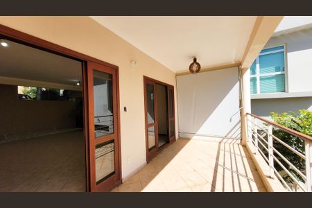 Casa de condomínio para alugar com 350m², 7 quartos e 4 vagasVaranda da Sala