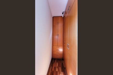 Casa de condomínio para alugar com 350m², 7 quartos e 4 vagasCloset Suite 2