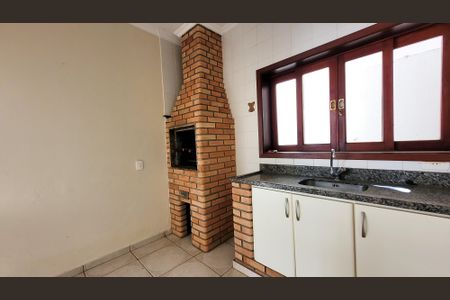 Casa de condomínio para alugar com 350m², 7 quartos e 4 vagasÁrea gourmet - Churrasqueira