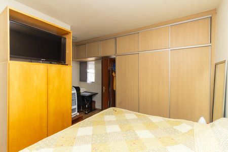 Casa à venda com 544m², 3 quartos e 15 vagasCasa 2 - Quarto