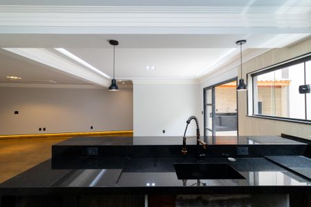 Casa à venda com 211m², 3 quartos e 4 vagas