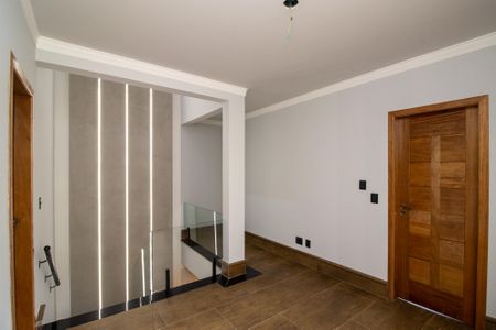 Casa à venda com 211m², 3 quartos e 4 vagas