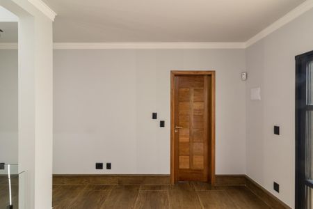 Casa à venda com 211m², 3 quartos e 4 vagas