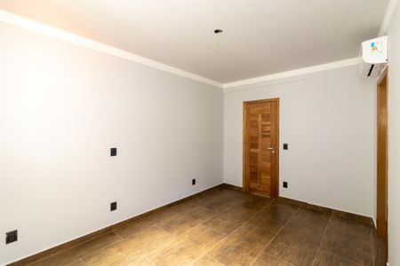 Casa à venda com 211m², 3 quartos e 4 vagas