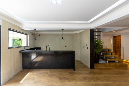 Casa à venda com 211m², 3 quartos e 4 vagas