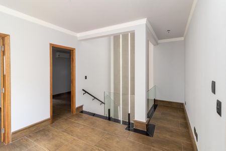 Casa à venda com 211m², 3 quartos e 4 vagas