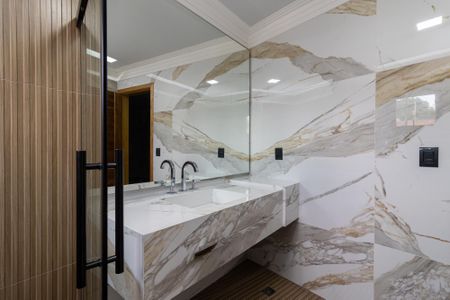 Casa à venda com 211m², 3 quartos e 4 vagas