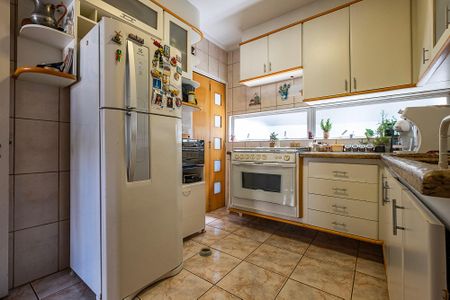 Apartamento à venda com 93m², 3 quartos e 2 vagasCozinha