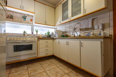 Apartamento à venda com 93m², 3 quartos e 2 vagasCozinha