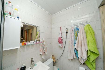 Casa à venda com 89m², 3 quartos e 3 vagas Casa à venda com 89m², 3 quartos e 3 vagasBanheiro