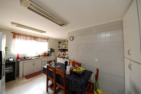 Casa à venda com 89m², 3 quartos e 3 vagas Casa à venda com 89m², 3 quartos e 3 vagasCozinha
