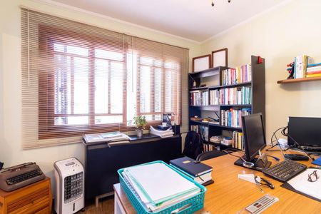 Casa à venda com 391m², 3 quartos e 5 vagasEscritório