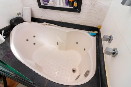 Casa à venda com 391m², 3 quartos e 5 vagasBanheiro da Suíte 1