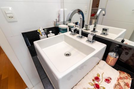 Casa à venda com 391m², 3 quartos e 5 vagasBanheiro da Suíte 1