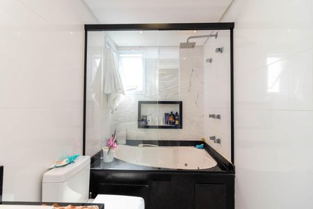 Casa à venda com 391m², 3 quartos e 5 vagasBanheiro da Suíte 1